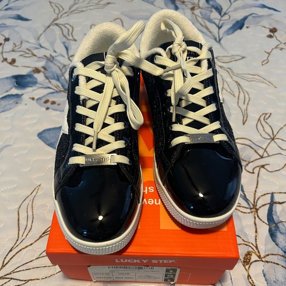 Lucky Step Women's Fashion Black Glitter Sneaker - Picture 2 of 6